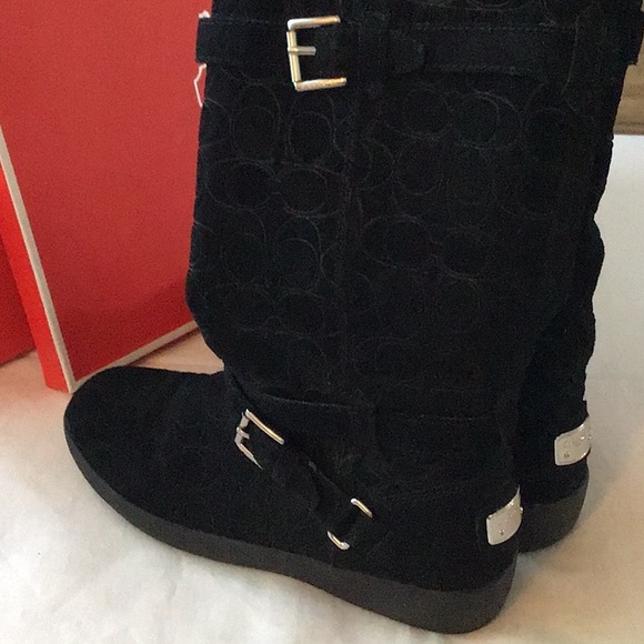 COACH BLACK SUEDE BOOT. SIZE 8.5M. NEW. EXLT COND